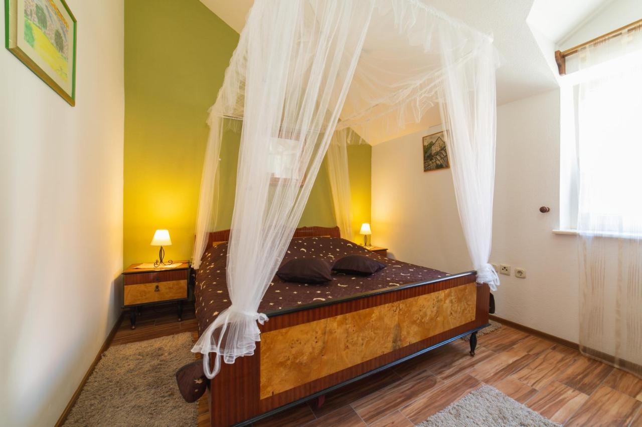 Mira Apartament *